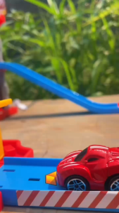 Mainan Anak Track Lintasan Seluncuran Lengkap Parking Station / Track Adventure Car With Parking Station