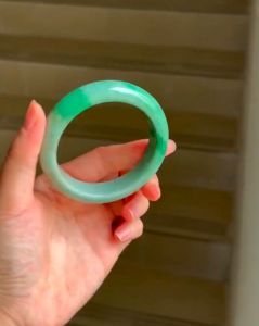 Jade.bangle 59.7mm singapore can view and try缅甸天然翡翠手镯a货
