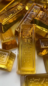 2pcs Dekorasi Fengshui Yellow Crystal Emas Batangan Ingo Dekorasi Emas Batangan Yenpao Ingot Bar Wealth Penarik Rezeki Ampuh