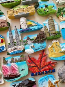 ของที่ระลึกท่องเที่ยวจากทั่วโลก แม่เหล็กติดตู้เย็น รูปที่ระลึกที่สร้างสรรค์และสวยงาม ดีไซน์ที่สร้างสรรค์และมีเอกลักษณ์เฉพาะตัว