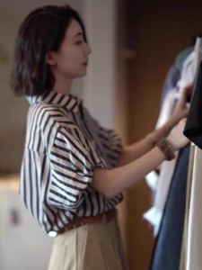 เรียบหรู ลายทาง เสื้อเชิ้ตแขนสั้น ฤดูร้อน เดินทาง ทันสมัย โปโล หลวม พรางหุ่น สวย เสื้อท่อนบน ผู้หญิง แฟชั่นกันแดด