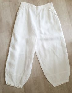 ✳️กางเกงเอวสูง ผ้าฝ้ายญี่ปุ่น ตัดสต็อกมือ2 สวมใสฤดูใบไม้ร่วง กางเกงขา 4ส่วน  สีขาว เอว 28-32 นิ้ว สะโพก 40-42  ยาว 31.5  นิ้ว มีกระเป๋าด้านข้าง  2  ข้าง สีขาวครีม  งานตัดเย็บดี คุณภาพมาก มีซิปข้าง