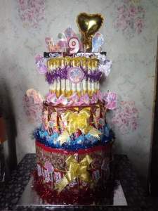 Snack tower ulang tahun jumbo Tower snack bertingkat Snacktower susun coklat bengbeng yupi topper karakter balon foil khitan hadiah kado cowok cewek Birthday