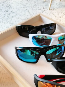 โพลาไรซ์แว่นกันแดด ขี่จักรยาน แว่นตา UV400 แว่นตากีฬากลางแจ้ง ป้องกันรังสี ตกปลาแว่นกันแดด  ขับรถในฤดูร้อน ขี่ม้า ท่องเที่ยว กลางแจ้ง กีฬา