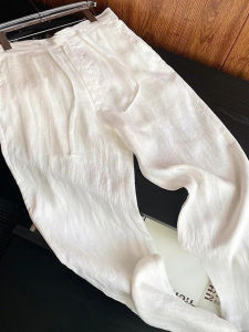 กางเกงขายาวทรงหลวมสไตล์ลำลองสำหรับผู้ชายในช่วงฤดูร้อน กางเกงขายาวทรงหลวม ผ้าไหมเทียม ผ้าฝ้าย แห้งเร็ว ขาตรง กางเกงขายาวสีขาว