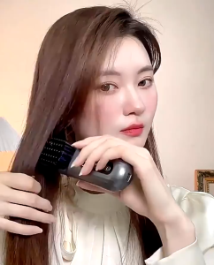 KOKIRA หวีไฟฟ้า 4000mAh เพิ่มความร้อนทันที ไอออนลบ ทรงผมอยู่ทรงยาวนาน 24h หวียืดผมไร้สาย