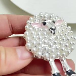1Pcs Vintage Pearl Brooch For Women Sheep Shape Full Drill Design Decoration