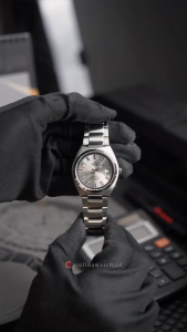 Jam Tangan Pria Casio Edifice 3-Hand Analog EFB-109D-7A Classic Sportscar Silver Dial Silver Stainless Steel Strap