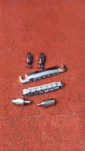 Ngựa Đàn guitar điện LP Trên và dưới màu chrome. Phụ kiện guitar