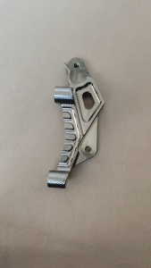 Pát heo trụ Winner đĩa 298mm lắp phanh trước --- khoảng cách 2 lỗ trụ 100mm ---------T8/2025-------