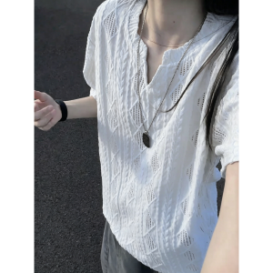 Perforated V-Neck Breathable T-shirt