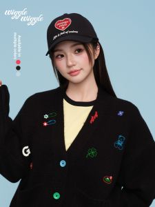 Wiggle Wiggle | Face Slimming Embroidery Cap