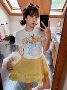 เสื้อยืดแขนสั้นพิมพ์ลายดอกไม้สำหรับผู้หญิง ทรงเข้ารูป แขนสั้น คอตตอนแท้ สวมใส่สบาย ฤดูร้อน 2025 เสื้อเชิ้ตแขนสั้นลายดอกไม้สวยงาม