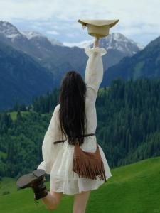 Bohemian Tassel Crossbody Bag Versatile Fashionable Retro Underarm Bag Casual Zipper Closure Soft Leather Shoulder Bag for Youth