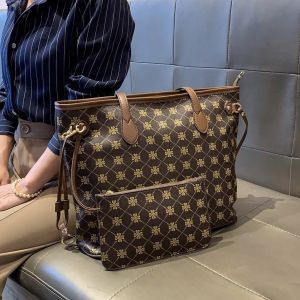 Large Capacity Single Shoulder Tote Bag Womens Handbag College Students Shopping Bag Retro Commuting Bag Mommy Bag