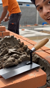 MERWIN BRICKLAYING TROWEL