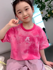 เสื้อยืดแขนสั้นเด็กเสื้อ2025ฤดูร้อนแบบใหม่เสื้อผ้าเด็กขนาดกลางและเล็กเสื้อผ้าเด็กเสื้อยืดแขนสั้นสไตล์ตะวันตกแมทช์ลุคง่ายสำหรับเด็กผู้หญิง