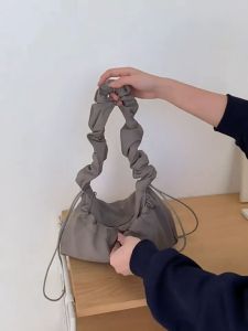 Tas Selempang Kasual 7151: Smart Bag untuk Gaya Santai