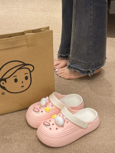 รองเท้าแตะส้นแบนกันลื่นลายกระต่ายน่ารักสำหรับผู้หญิงในช่วงฤดูร้อน รองเท้าแตะชายหาดแบบมีหัวปิด ทรงหัวมน พื้น EVA สวมใส่สบาย