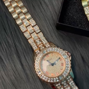 JAM TANGAN WANITA DEWASA LUXURY CRYSTAL WOMEN BRACELET WATCHES TOP BRAND FASHION DIAMOND LADIES QUARTZ WATCH STEEL FEMALE WRISTWATCH JAM TANGAN WANITA DEWASA KASUAL CEWEK TANGAN WANITA KEREN JAM CEWEK