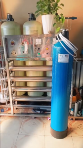 Hệ Thống Lọc Làm Mềm Nước Khử CanXi - Đá Vôi ( Nhựa Composite 1054 Van 5 Ngã)