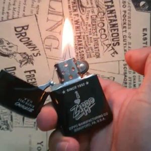 Bật Lửa Zippo Đen Bóng Manufacturing 1932 ( Tặng Đá Bấc ) - Hột Quẹt Xăng Đá zippo Sưu Tầm Độc Lạ