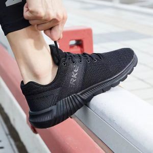 รองเท้ากีฬาผู้ชาย ERKE ฤดูใบไม้ร่วง/ฤดูหนาว รองเท้าเดินทางแบบลำลองระบายอากาศได้ดี สีดำเต็มตัว รองเท้าสปอร์ตผ้าตาข่าย