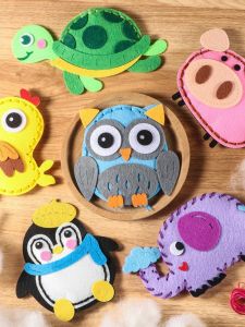 Hand Sewing Fun Non-Woven Fabric Yarn Embroidery Small Dinosaur DIY Crafting Materials Needlework Toy for Girls Creative DIY