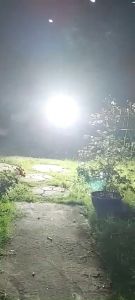 Đèn Pha Năng Lượng mặt Trời TUVACO 500W siêu sáng Pin sắt Lithium3.2V/45Ah Tấm Pin NLMT 6.4V/40W Led chip 5730 IP67 chống nước Bảo hành 2 Năm đổi mới. có điều khiển từ xa dây nạp pin dài 5m jack chống nước