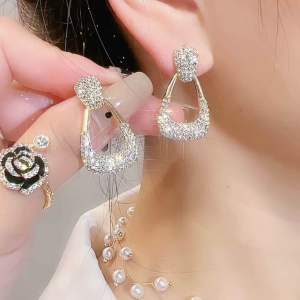 A114 COD Anting Juntai kotak simple elegan titanium wanita
