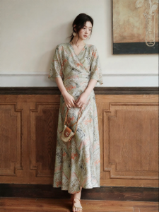 JK＆JS | Retro Style Silk Wool Dress V-Neck Waisted Long Dress