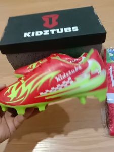 Paket Komplit Sepatu Bola Anak Usia 6-10 Tahun: KIDZTUBS KDZ0957010525