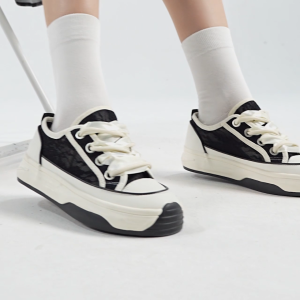COROLLA Sepatu kets renda wanita bernapas dan nyaman coX2923303