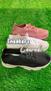 NW029 Sepatu Sneakers Olahraga Wanita