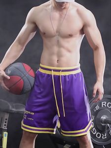 กางเกงกีฬาขาสั้นผู้ชาย เนื้อผ้าแห้งเร็ว ดูดซับน้ำและเหงื่อได้ดีใส่วิ่งหรือใส่เล่นกีฬาได้สบายๆ