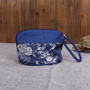Silk Embroidered Handbag with Cheongsam Cosmetic Bag Special National Trend Gift for Foreigners Traveling Abroad