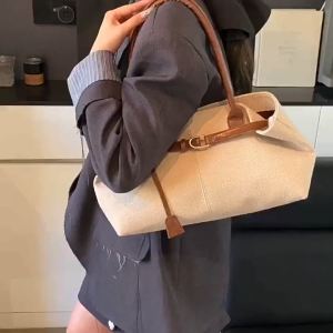 กระเป๋าถือขนาดใหญ่ สำหรับผู้หญิง ปรับสไตล์ได้ทั้งฤดูใบไม้ร่วงและฤดูหนาว ดีไซน์เรโทร ใช้งานสะดวกทุกวัน