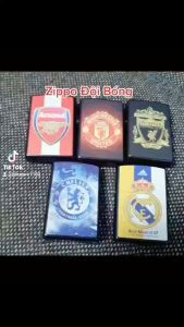 Bật Lửa Zippo Sơn Tĩnh Điện Đội Bóng ( Xài Xăng ) Hộp Quẹt Xăng Đá Độc Lạ