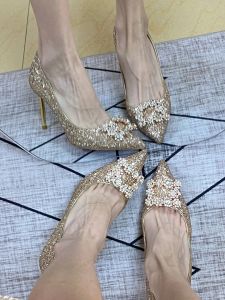 รองเท้าแต่งงานคริสตัลสีแชมเปญ ผู้หญิง รองเท้าส้นสูงรองเท้าเจ้าสาวที่สะดวกสบาย ทันสมัย รองเท้าเดี่ยวด้านล่างยางหัวคม