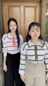 Atasan Blouse Wanita Rajut Motif Garis Kerah Korean Style