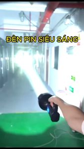 Đèn Pin Siêu Sáng Cầm Tay Chiếu Xa 500m Chống Thấm Nước Đèn Pin Sạc Điện Pin Cực Trâu Sạc lại cho điện thoại