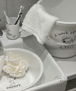 Snoopy Large Size Thickened Handheld Water Bucket Basin Dormitory Home Use Water Storage Tool round Bucket Face Wash Set