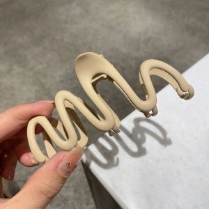 Elegance Retro Frosted Metal Grip Gap Former Red Young Adult Large Shark Clip Back Hairpin Minimalist Elegant Hair Accessories