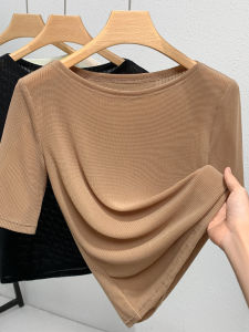 เสื้อยืดแขนสั้นผ้าไหมน้ำแข็งระดับไฮเอนด์สำหรับผู้หญิงในช่วงฤดูร้อนปี 2024 เสื้อเชิ้ตคอวีลูกไม้ทรงเข้ารูปแขนยาวครึ่งตัว