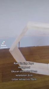 Rak Hexagonal Segi Enam 30cm Vernis Ambalan Dinding Minimalis