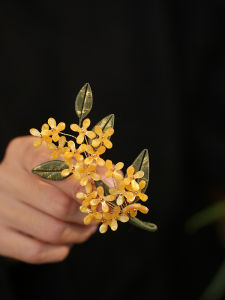 Autumn Moon Osmanthus National Style Brooch Pin Design Sensation Small Audience Winding Flower Chest Flower Forest System Pin Decoration