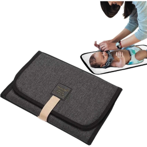 Alas Ganti Popok Bayi Portable Diaper Travel Pad Waterproof dengan Desain Praktis untuk Perjalanan