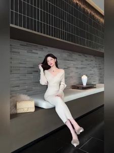YUEZHONGWEI | Fitted Midi Dress V-Neck French Style Knitwear for Women