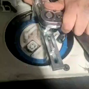 ประแจเลื่อนฝาถังน้ำมันเชื้อเพลิง ตัวถอดกรองน้ำมันเครื่องรถยนต์ขาโค้ง 2ขา ชุดถอดปั๊มติ๊ก