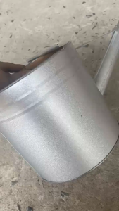 Thùng Vòi Tưới Cây 10 lít thùng thiết dung tích 10 lít  Đường Kính 245cm Chiều Cao 255cm chiều dài vòi sen 34cm